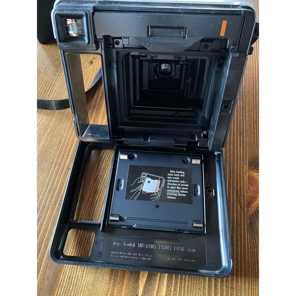 Vintage Kodak The Handle Instant Camera with Original Case and Manual 1970s - Picture 9 of 11